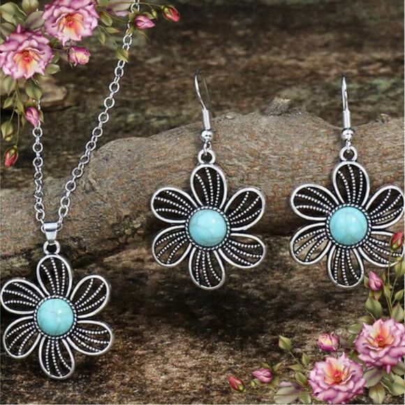 Faux Turquoise Floral Earrings & Necklace Set in vintage bohemian style - Picture 1 of 13